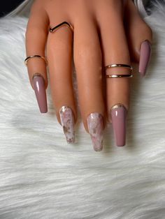 This popular Mauve-hued nude nail set features hand-painted marbling and glittering cuticle accents for a luxurious touch. Each regular set contains 10 press-on nails.  **Check for your correct nail size as we are not responsible if the wrong size is ordered*** See chart on homepage for size guide.  Alternatively, if y Acrylic Nail Colors For Fall, Mauve Acrylic Nails Coffin, Wedding Guest Nails Coffin, Spring Nails Acrylic Coffin Medium, Elegant Nails Coffin Shape, South Carolina Nails, Mauve Marble Nails, Nude Mauve Nails, Short Acrylic Nails Coffin Spring