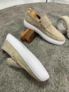 Bojoni Uluwatu Beige Men's Loafer | VICLAN Beige Moccasins For Business, Beige Low-top Summer Loafers, Beige Casual Dress Shoes For Business, Men Loafers Outfit, God Outfits, Loafers Men Outfit, Mens Casual Dress Shoes, Shoe Care Kit, Loafers Outfit