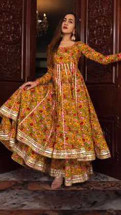 Cotton Anarkali Dress, Chifon Dress, Floral Print Anarkali, Cotton Anarkali Suits, Lawn Designs, Outfit Wishlist, डिजाइनर कपड़े, Flared Palazzo, Cotton Anarkali