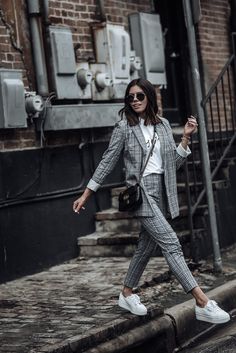 Checked Longline Blazer | Grey Check print | Checked Print Pants | Superga Platforms | Les Girls Tee | Mini GG Marmont #streetstyle2018 #womenssuit #graphictee #minimalistblogger #minimal Suit Photoshoot, Trouser Fashion, Suits And Sneakers, Street Style 2018, Walking Down The Street, Houston Fashion, Chique Outfits, Print Pants, Business Outfit