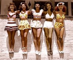 Swimwear beauties, 1940s 1950s Swimwear, Retro Bathing Suits, Vintage Bathing Suits, Vintage Swim, Vintage Swimsuits, 40s Fashion, Retro Mode