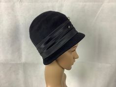 "Glamour Felts Terry Sales Corp NY 100% wool Measurements are approximate 24\" around inner brim Comes with hat pin shown Very nice vintage condition" Vintage Cloche Hat For Winter, Vintage Adjustable Wool Top Hat, Classic Fitted Cloche Cap, Retro Formal Winter Felt Hat, Retro Formal Winter Hats, Vintage Brimmed Cloche Hat For Winter, Vintage Winter Brimmed Cloche Hat, Vintage Winter Felt Hat With Short Brim, Vintage Curved Brim Felt Hat For Evening