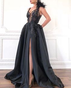 Make Your Own Dress, Mode Casual, Dress Spaghetti, Sweetheart Neck, Long Prom Dress, On The Shelf, Cute Black, Halter Formal Dress, Black Satin