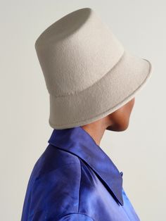 The fluted shape of Gigi Burris' 'Eloise' bucket hat feels so chic. It's been handcrafted in New York from wool-felt and has a low brim that shields your eyes in the most elegant fashion. Millinery Hats, Western Hats, Fall Shopping, Knitting Women, Beauty Sets, Clothes Collection, Elegant Outfit, Jeans Dress, Elegant Fashion