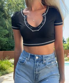 Basic Mini Croptop – Juniper Chic Seamless V-neck Crop Top, Stretch V-neck Crop Top For Night Out, Fitted V-neck Y2k Crop Top, Black Stretch V-neck Crop Top, Trendy Seamless V-neck Crop Top, Fitted Y2k V-neck Crop Top, Casual Low-cut Crop Top For Spring, Summer V-neck Crop Top, Spring Casual Low-cut Crop Top