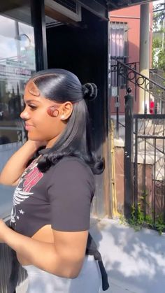 Ponytail With Swoop For Black Women, Short Quick Weave Hairstyles Black Women, Short Wig Hairstyles, Quick Weave Ideas, Shirt Hairstyle, Bob Ponytail, Quickweave Hairstyles, Quick Weaves, Cute Bob Hairstyles