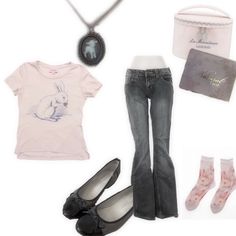 Coquette Grunge Aesthetic Outfit, Coquette Disney Outfits, Emo Coquette Outfits, Basic Outfits School, Coquette Dollette Outfits, Gloomy Aesthetic Outfit, Real Coquette Outfit, Soft Coquette Outfits, Coquette Outfit Ideas Aesthetic