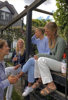 Scandinavian Outfit, Lev Livet, Skandinavian Fashion, Coastal Grandmother, Scandinavian Fashion, Copenhagen Style, A Glass Of Wine, Gal Pal