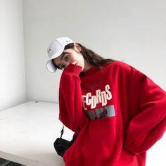 Welcome To Kukombo Official Store! Streetwear Winter, Outfit Korean Style, Sweatshirt Women, Outfit Korean, Crewneck Sweatshirt Women, 90s Streetwear, Summer Pants, Red Hoodie, Trending Now