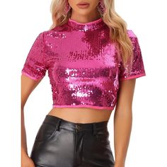 This cropped top features beautiful shining sequins that will shine when you are at the party and they can create a beautiful sparkle in the stage lights of dance and chorus performances. Occasion: Perfect for Party/Dating/Dancing/Clubwear/Evening party/Club/Attend/Cockta. This style of shirt is very dazzling, whether it is walking in the street under the sun, or sitting under the neon lights can reflect a different charm. Sparkle Crop Top, Outfits Nightclub, Sparkle Shorts, Glitter Shorts, Sequin Crop Top, Bag Model, Sequin Top, Rave Outfits, Halloween Women