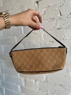 Gucci Boat Pochette, Gucci Pochette, Vintage Gucci Bag, Gucci Vintage Bag, Monogram Signs, Vintage Shoulder Bag, Vintage Gucci, Gucci Bag, Leather Belt