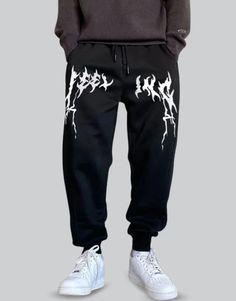 Y2K Joggers Techwear Baggy Sweatpants For Streetwear, Baggy Techwear Sweatpants For Streetwear, Baggy Techwear Sweatpants, Urban Baggy Joggers For Streetwear, Urban Streetwear Joggers, Black Techwear Joggers For Streetwear, Baggy Cargo Pants For Streetwear Athleisure, Stretch Hip Hop Gym Pants, Techwear Bottoms For Winter Streetwear