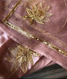 Simple Saree Designs, Hand Work Design, Embroidery Fashion Detail, Bridal Necklace Designs, Emb Designs, Full Mehndi Designs, Crochet Lace Edging, Light Work