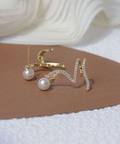 Art Gold Overgild Pearl Zircon Snake Shaped Stud EarringsMade of fine Overgild Pearl Zircon Snake Shaped.Measurement: 2.5cm/0.975" * 1.7cm/0.663". Matches easily with daily hairstyle, dresses & Shirts Gold-plated Ear Cuff With Matching Earrings, Gold Plated Ear Cuff For Formal Occasions, Formal Gold-plated Ear Cuff, Formal Gold Plated Ear Cuff, Gold Metal Ear Cuff For Wedding, Elegant Gold Ear Cuff With Matching Earrings, Gold Single Ear Cuff As A Gift, Gold Elegant Ear Cuff With Ear Wire, Elegant Gold Ear Cuff With Ear Wire