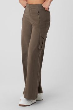 A cross between cargos and trousers, these pants are designed with exaggerated wide legs, cool cargo pockets and front zipper pockets. They’re made from a heavyweight, drapey cotton blend that looks put-together yet feels comfortable. The Show Off hits high on the waist (perfect for pairing with crop tops) with a tailored front and a stretchy back (for a fuss-free fit every time). Woman Back, Back Women, Olive Tree, Wide Legs, Alo Yoga, Show Off, Front Zipper, Zipper Pocket, Shopping Outfit