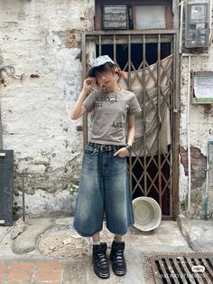 Rock Boots, Jeans Outfit Summer, Fits Clothes, Japanese Outfits, Tomboy Fashion, Japanese Fashion