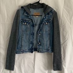 Brand New Worn Once Casual Stretch Outerwear For Fall, Casual Stretch Denim Jacket For Winter, Casual Stretch Outerwear For Spring, Hollister Jackets, Hollister Jeans, Jean Jackets, Jean Coat, Jean Jacket, Hollister