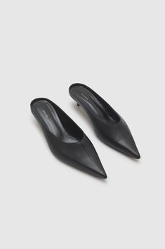 ANINE BING Rooney Mules - Black Elegant Watches Women, Quirky Shoes, Accessory Inspo, Pointy Heels, Black Mules, Black Leather Mules, 2024 Style, Slip On Mules, Anine Bing