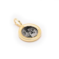 A picture is worth thousand words. Tell your story with this stunning new gold charm. Pick your photo and we personalize just for you. •Photo .375" round •18k Gold Plated •Water resistant Personalized Charm Necklace, Photo Gold, Photo Charms, Tell Your Story, Custom Charms, Baby Memories, Pet Photo, Pet Gift, Custom Necklace