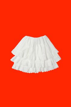 - 3 Layered skirt with lace hem Lining shaped like pants Elastic weight Cotton Ruffled Mini Skirt With Relaxed Fit, Cotton Mini Skirt With Ruffles For Daywear, Cotton Ruffle Mini Skirt For Daywear, Relaxed Cotton Mini Skirt With Ruffles, Chic Lace Trim Skirt For Daywear, Chic Skirt With Lace Trim For Daywear, Asymmetrical Lace Flowy Skirt, Casual Lace Tiered Skirt Bottoms, Lace Asymmetrical Skirt With Lace Trim