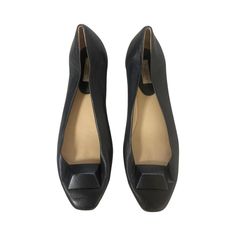 Maxmara Italian Leather Ballet Flat Size 40/Us 10 Color: Black Pre-Owned, Good Condition! * Brand = Maxmara * Size = 40 * Color = Black Item Number: 11016-427 Item Id: 9968934 Category: Wshoes-03 Wearhouse Consignment Is A Little Gem Located In The Heart Of Lancaster, Pa. Recognized For Our Love Of Quality Brands And Current Styles, We Are A Short Drive From Baltimore Or Philadelphia. Wearhouse Consignment Is Definitely Worth The Trip! And If You're In The Area, Bring Us Some Items To Sell. No A Formal Flats With Padded Heel, Formal Flats With Padded Heel And Almond Toe, Formal Almond Toe Flats With Padded Heel, Evening Leather Shoes With Sculpted Heel, Evening Leather Shoes With Sculpted Heel And Closed Toe, Leather Closed Toe Flats With Sculpted Heel, Elegant Leather Flats With Padded Heel, Elegant Closed Toe Flats With Padded Heel, Leather Flats With Padded Heel And Almond Toe