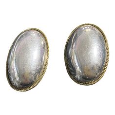 Crafted with a blend of modernist style and traditional Mexican techniques, these VTG Laton Sterling Silver Clip-On Puffy Earrings are both elegant and refined. Adorned with an Oval shape and Southwest inspiration, they are distinctly marked with "MEXICO 925" and measure 1.75 inches tall, 1 inch wide, and 0.25 inches deep. A must-have for any collection of fine jewelry. Classic Oval Clip-on Earrings With Polished Finish, Modern Cabochon Earrings For Formal Occasions, Formal Clip-on Earrings With Oval Cabochon, Classic Oval Clip-on Earrings, Classic Oval Clip-on Earrings For Formal Occasions, Modern Oval Cabochon Earrings, Classic Oval Earrings For Evening, Clip-on Oval Earrings For Evening, Elegant Oval Cabochon Earrings For Formal Occasions