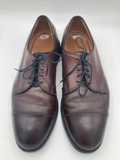 Allen Edmonds 'Bergland' Oxblood Captoe Oxford Leather Dress Shoes 11.5 D. These are in great condition (see pics). Wear on heels of the soles. Leather in great condition. Very comfortable shoes! Fitted Vintage Oxfords For Derby, Vintage Fitted Oxfords For Business, Vintage Fitted Leather Shoes For Formal Events, Vintage Pointed Toe Dress Shoes, Vintage Fitted Pointed Toe Dress Shoes, Vintage Fitted Cap Toe Dress Shoes, Vintage Almond Toe Fitted Dress Shoes, Fitted Vintage Plain Toe Dress Shoes, Vintage Fitted Dress Shoes With Pointed Toe