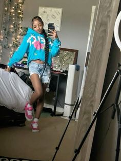 Pink Vans Outfit, Simple Outfits For School, Journal Lettering, 11th Grade, Vans Outfit, Fly Outfit, Lettering Ideas, Solo Pics