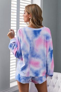 95% polyester. 5% spandex Casual loose fit Oversized T-shirt Drawstring elastic waistband Soft and comfortable Lightweight Skin Friendly Suitable for many occasions Best Loungewear Sets, Best Loungewear, Tie Dye Loungewear, Short Pajamas, Loungewear Jumpsuit, Sleepwear Sets, Tie Dye Shorts, Loungewear Sets, Loungewear Set