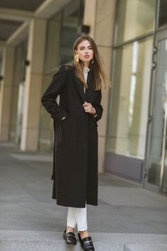 Tapered Wool Coat / Black Fitted Coat / Tailored Black Overcoat // MARIA - Etsy Bulgaria Wedding Skirt Top, Silk Bridal Gown, Wool Coat Black, Black Overcoat, Cape Wedding Dress, Cool Winter, Bridal Tops, Bridal Gowns Mermaid, Wedding Skirt