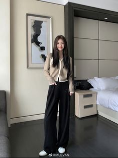 Korean Office Outfit, Comfy Trendy Outfits, Wide Leg Trousers Outfit, Korean Office, Everyday Fashion Outfits, Office Outfit, Casual Day Outfits