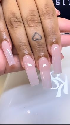 Summer Nails 2024, Milky Nails, Acrylic Toe Nails, Cute Simple Nails, Colored Acrylic Nails, Work Nails, Dope Nail Designs, Classic Nails, Short Square Acrylic Nails