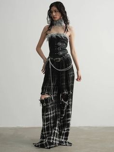 Gothic Black Full Length Pants, Edgy Black Full-length Pants, Fitted Full-length Grunge Pants, Fitted Full Length Grunge Pants, Grunge Full-length Black Bottoms, Grunge Black Full Length Bottoms, Black Wide Leg Grunge Pants, Black Punk Full Length Pants, Gothic Black High Waist Pants