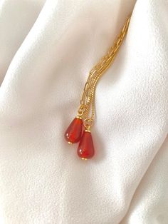 Carnelian Necklace Red Carnelian Gemstone Pendant Gold Filled Figaro Chain Teardrop Shaped Carnelian Orange Crystal Necklace Christmas Gift Luxury Carnelian Orange Necklace, Luxury Spiritual Orange Necklace, Luxury Elegant Amber Crystal Necklaces, Red Carnelian Teardrop Necklaces, Red Carnelian Teardrop Necklace, Carnelian Gemstone Drop Jewelry, Red Carnelian Teardrop Jewelry, Gold Carnelian Teardrop Jewelry, Spiritual Teardrop Carnelian Jewelry