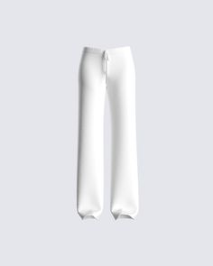 Sweatpants, hair tied, chillin' with no makeup on - that really is when you're the prettiest 😻 The perfect straight-leg white sweatpants for any vibe you're going for 🕊 White Sweatpants Outfit, Barbie Fits, Sweatpants White, Dream Lounge, Straight Sweatpants, Designer Sweatpants, Cute Sweatpants, White Sweatpants, Future Of Fashion