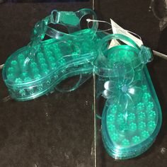 Brand New Size 6 Green Jelly, Gap Shoes, Jelly Shoes, Jelly Sandals, Shoes Baby, Sandals Flip Flops, Baby Gap, Flip Flop Sandals, Kids Shoes