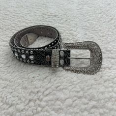 Embossed Rhinestone Leather 1 1/2" Belt Shot Bead Trim Interchangeable Buckle Size Small 37" Jean Size 25-26 Never Worn Bedazzled Belt, Rhinestone Belt, Beaded Trim, Women Accessories, Buckle, Trim, Size Small, Beads, Leather