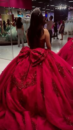 Making a statement is just as important as style with our red Quinceañera dresses. Every item in our collection is a tribute to modern design and exquisite craftsmanship. There are dresses for every type of woman, from slim silhouettes to larger, princess-style gowns. Red Quince Dress, Princess Quinceanera Dresses, Red Quinceanera Ideas, Burgundy Quinceanera Dresses, Quinceanera Dresses Red, Xv Dresses, Black Quinceanera Dresses, Quinceanera Dresses Gold, Quinceanera Themes Dresses