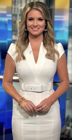 Jillian Mele, Female News Anchors, Cheer Picture Poses, Chic Over 50, News Presenter, Women Legs, Hot Dress, College Girls, Fox News