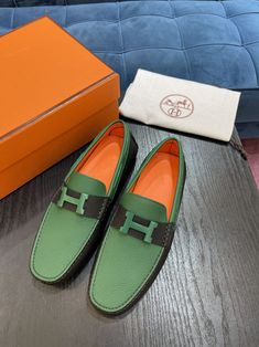 1:1 REPLICA SHOESPRODUCT DETAILSIncludes Shipping bags, dustbag sleeper, care manual, booklet, and tag. Luxury Green Loafers For Business, Luxury Green Loafers, Driving Loafers, Hermes Shoes, New Years Sales, Men Shoes Size, Accessories Store, Sneakers Black, Sneaker Boots