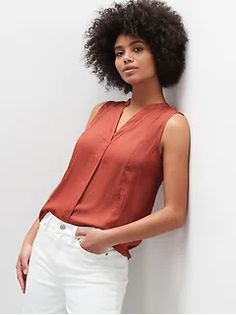 Women’s Tops – Blouses & Shirts | Banana Republic Classic Sleeveless Blouse At Affordable Price, Blouses Vintage, Chic Business Casual, Flowing Fabric, Stitch Fix Outfits, Simple Shirts, Sleeveless Shirt, Peplum Top, Banana Republic