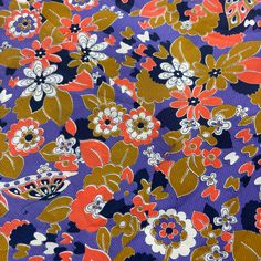 Beautiful  Approx 1 yard No stretch Unsure of content it's lightweight don't think it's cotton Mod Print, Vintage Love, Things To Think About, Floral Prints, Display Homes, Yard, Electronic Accessories, Paper Party Supplies, Craft Supplies