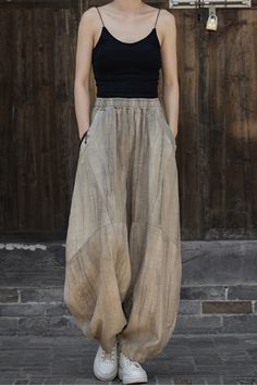 Features: Expertly crafted with a blend of soft cotton and linen, these elegant cargo pants offer ultimate comfort and style. Designed with an elastic waist for a perfect fit, these loose-fitting trousers provide a vintage look with a modern twist. Perfect for yoga or casual outings, they offer a relaxed and chic vibe. Baggy Cargo Pants, Prom Dress Shopping, Short Mini Dress, Long Sleeve Bodycon Dress, Going Out Dresses, Shop Swimwear, Birthday Dresses, Guest Dresses, Floral Print Dress