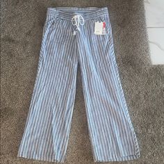 Striped Wide Leg Beach Style Pant. Brand New Never Worn Striped Straight Pants For Beach, Striped Pants For Beach In Spring, Striped Pants For Spring Beach Occasions, Striped Pants For Spring Vacation, Spring Striped Beach Pants, Casual Striped Pants For The Beach, Striped Beach Pants With Pockets, Striped Long Pants For Beach, Striped Pants For The Beach