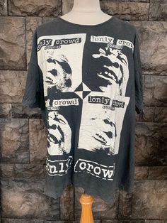 "Vintage Lonly Crowd Aggression Graphic Art t-shirt Item Condition: Pre-Owned (Used) condition. please see pictures Size on Tag: L, Please check measurement Tag : ------------ Measurement: ------------- Chest (Pit to Pit) 24\" Length 27\" Shipping: Worldwide ---------- Standard Shipping 14-30 Days Express 5-8 Days I can do combined shipping +Add USD 5 shipping for each additional items!" Army Pants, Art T Shirt, Mens T Shirts, Man Photo, Art Graphique, Mens Graphic Tee, Picture Sizes, Vintage Tees, New Vintage