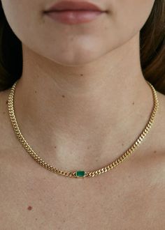 Fancy Jewellery Designs, Curb Chain Necklace, Emerald Necklace, Jewelry Lookbook, Broken Chain, Jewelry Design Necklace, Solid Gold Jewelry, Emerald Jewelry, Girly Jewelry