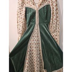 This Pre-Pre-Owned Vintage Gunne Sax Dress Is A Stunning Piece That Will Make You Stand Out On Any Occasion. The Green Floral Velvet Material Gives It A Prairie-Style Look, Perfect For A Summer Or Beach Party. The Dress Is From The 1970s And Is An Original Piece Made In The United States. The Dress Is Women's Size Small And Is Perfect For Those Who Love The Hippy Look. The Brand Is Well-Known For Its Quality And Style, Making This Dress A Must-Have For Any Vintage Clothing Enthusiast. This Dress Is In Good Condition. Don't Miss Out On The Chance To Add This Beautiful Piece To Your Wardrobe. 30 Inch Bust Size 5 Green Cottage Core Dress, Vintage Gunne Sax Dress, Sax Dress, Gunne Sax Dress, Hippie Look, Prairie Style, Gunne Sax, Velvet Material, Cottage Core