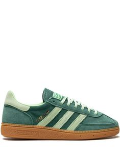 Shop adidas Handball Spezial "Green" sneakers Womens Green Sneakers, Jean Shoes Outfit, Colorful Adidas Shoes, Women’s Adidas Shoes, Green Spezials, Cool Sneakers Women, Summer Shoes 2024, Green Adidas Shoes Outfit, Adidas Spezial Green