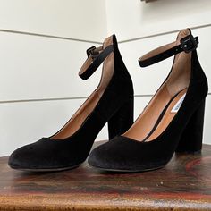 Never Worn, Velvet 40's Styled Heels With Ankle Strap. No Flaws. Heels Approx. 4". Non-Smoking Household. 40s Heels, Black Velvet Shoes, Heels With Ankle Strap, Shoes Steve Madden, Velvet Shoes, Steve Madden Heels, Cute Prom Dresses, Steve Madden Shoes, Black Velvet