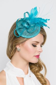 Aqua Blue Fascinator Hair Styles With Hats, Kentucky Derby Attire, Wedding Guest Fascinators, High Tea Dress, Curly Updo Hairstyles, Wedding Hats For Guests, Derby Attire, Blue Fascinator, Curly Updo